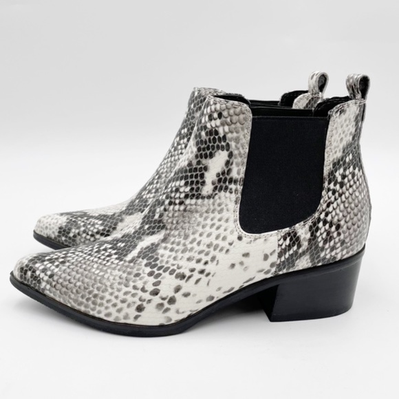 Blondo Women's Emelia Waterproof Ankle Bootie Pointed Toe Snakeskin Print NEW - Picture 3 of 5